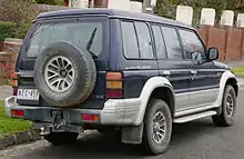 1994 Mitsubishi Pajero GLS. missing a cover.