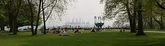 Image 30Altona Balkon, overlooking Hamburg Harbour at a height of 27 m (89 ft) above the Elbe (from List of parks and gardens in Hamburg)