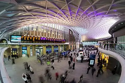 Image 66London King's Cross railway station departures concourse (from Portal:Architecture/Travel images)