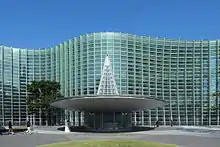 Image 9The National Art Center, Tokyo, designed by Kisho Kurokawa, is an "empty museum", lacking its own collection, which hosts temporary exhibitions from other organisations.