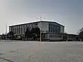 The Dynamo-Sporthalle seen from the Weißenseer Weg in 2016.
