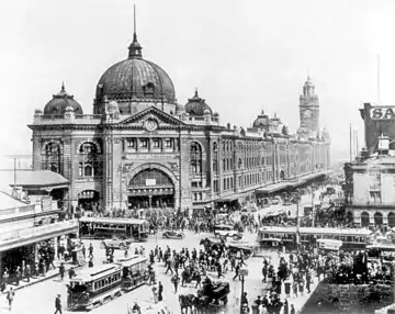 Image 2Flinders Street Station (1927), by Victoria State Transport Authority (from Portal:Architecture/Travel images)
