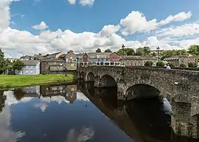View of northern N11 bridge and Shannon Quay, Enniscorthy 20150806 1.jpg