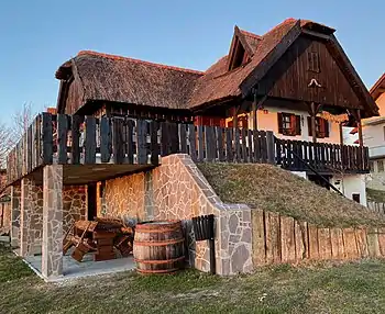 A vineyard cottage in Rotman